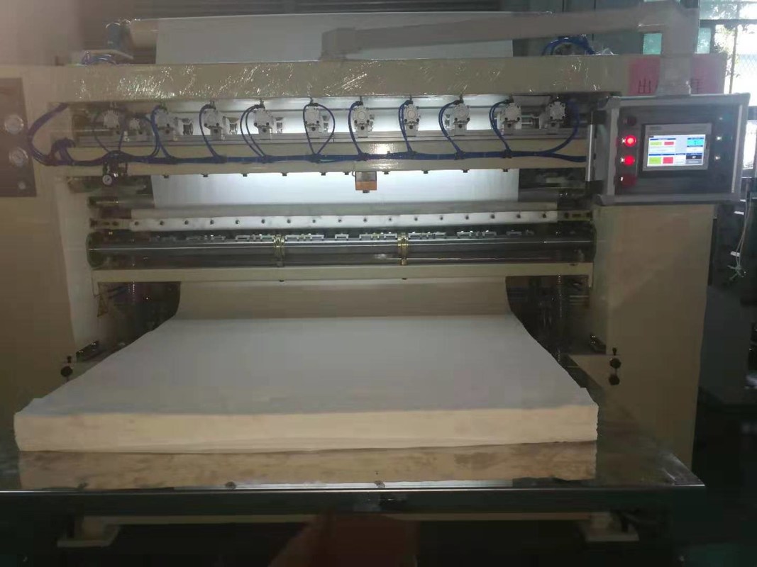 V Fold Facial Tissue Paper Folding Machine With Siemens PLC And Inverter